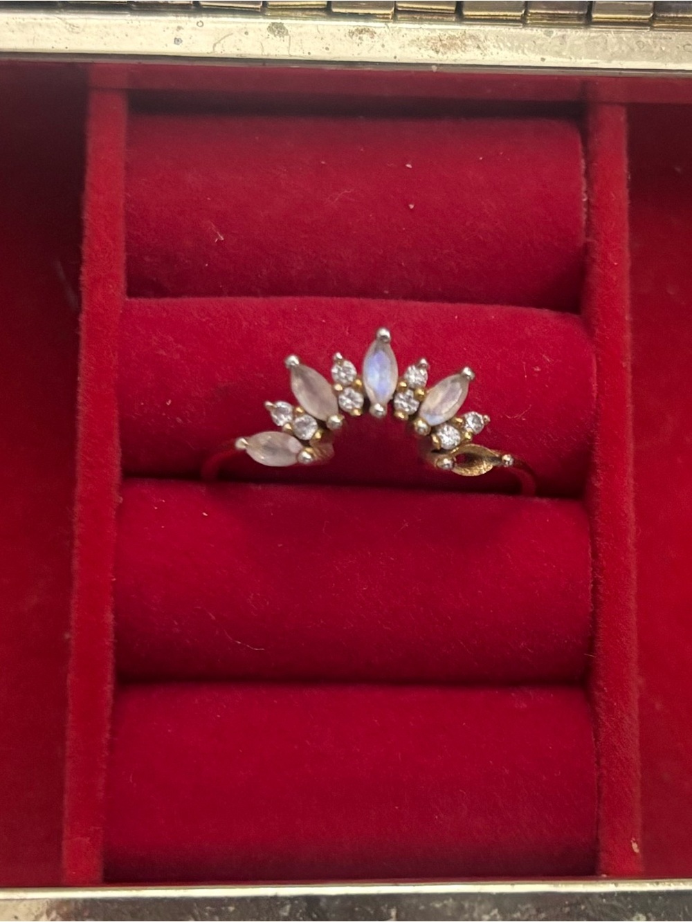 Gold Moonstone Sunrise Arc Ring in Iridescent White - Picture 3 of 6